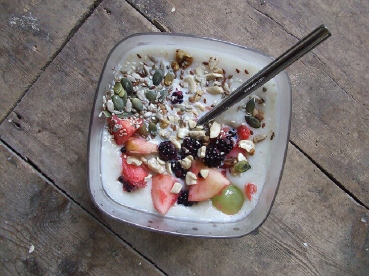 5-Shot Friday: Stupid Muesli, Smart Carbs, That's No Moon, Good Stretching, And Nice Weight Loss